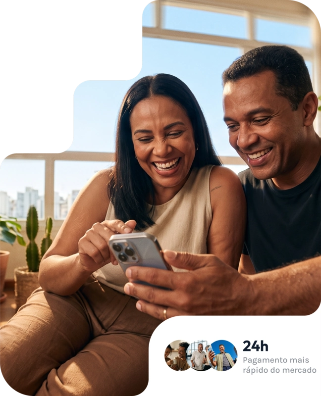Casal sorrindo olhando um celular, com ícone de 24h e pagamento rápido.